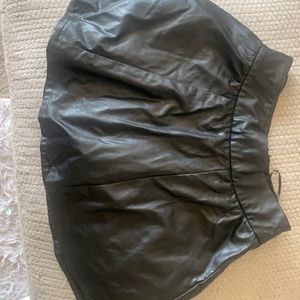 Pleated leather skirt, small , great condition